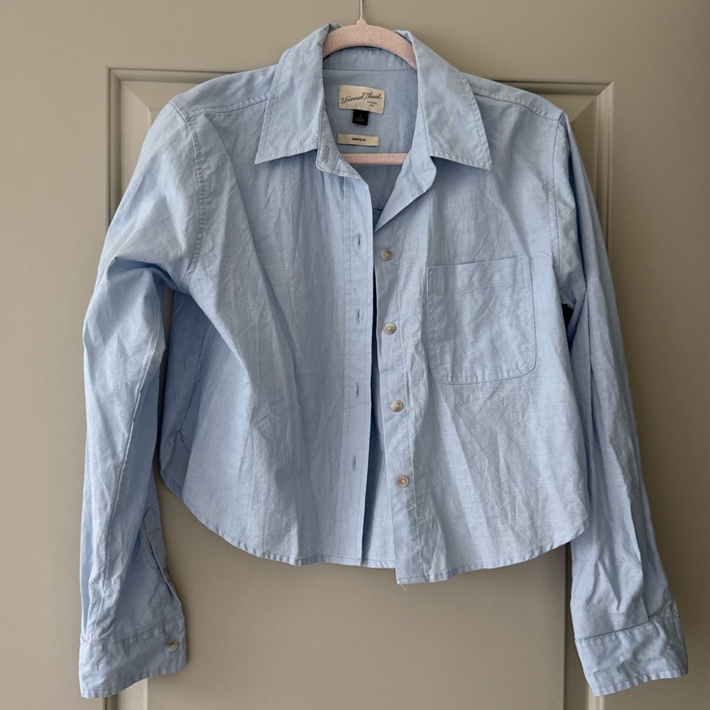 Universal Threads Light Blue Button-Front Cropped Shirt